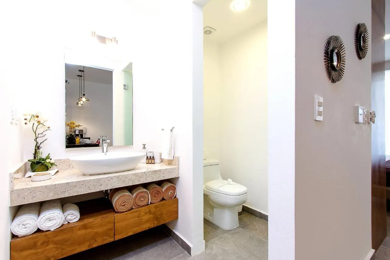 Charming, Huge & Bright Studio On The New 5Th Avenue, 3 Blocks From The Beach! Playa del Carmen Mexiko